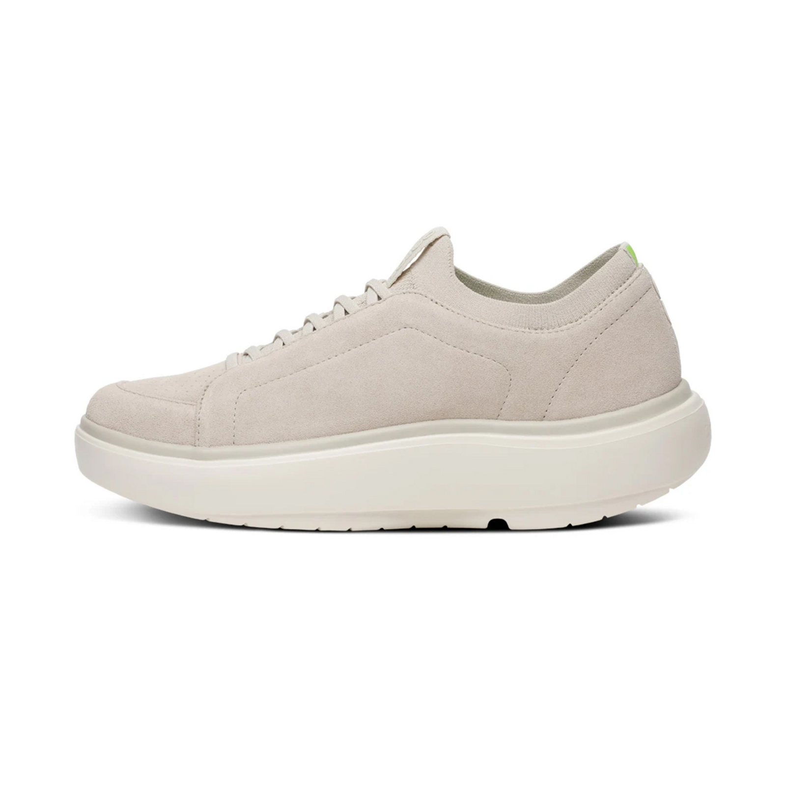 Oofos M Suede OOmg+ Club in BEIGE